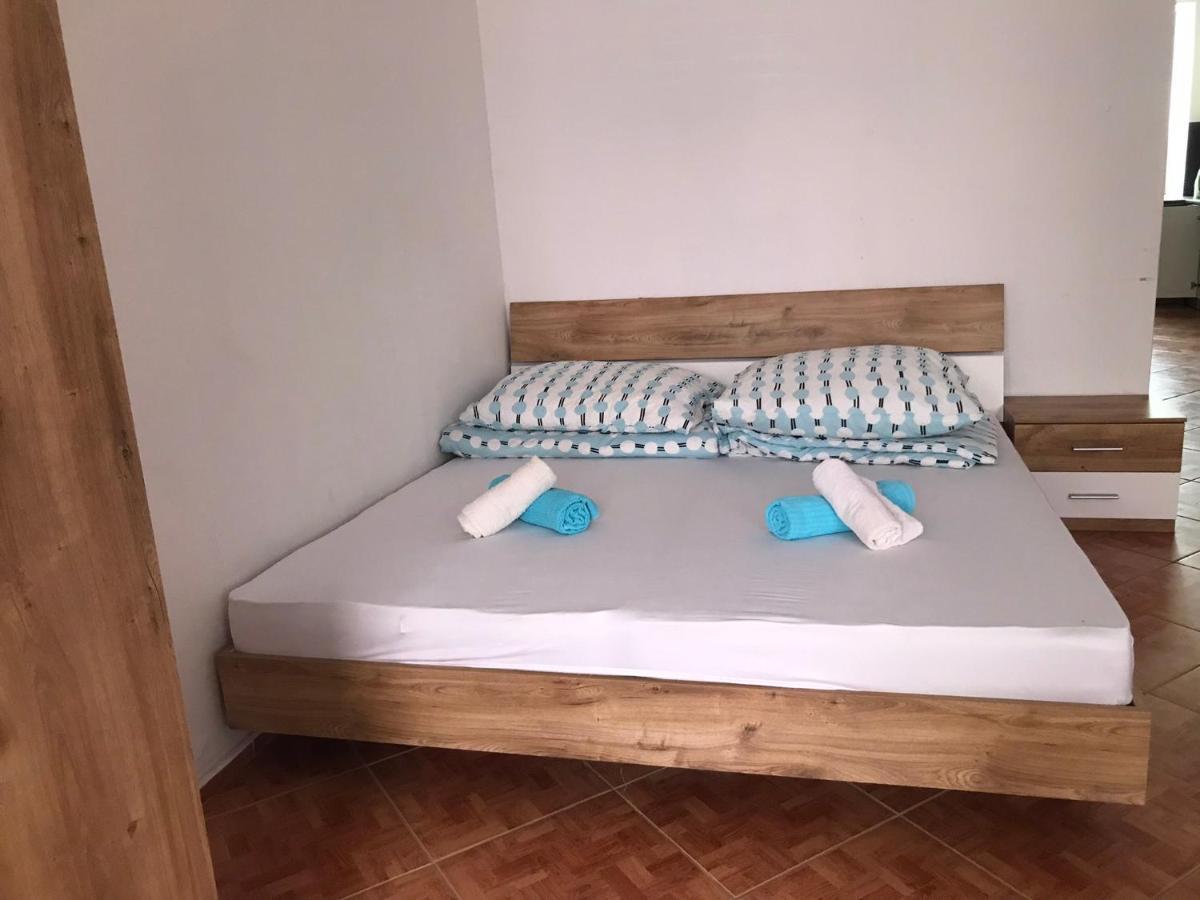 Dvacitka Appartement Ceske Budejovice Buitenkant foto