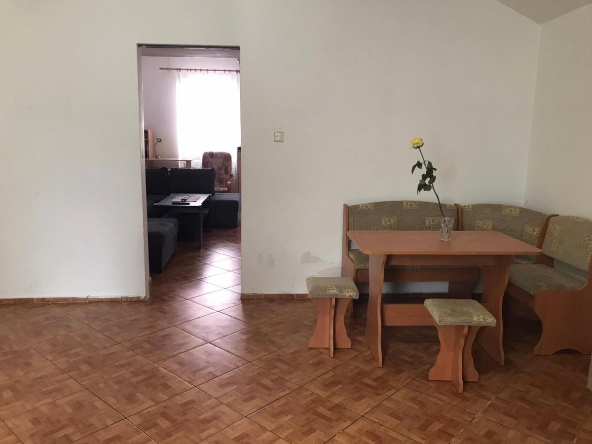 Dvacitka Appartement Ceske Budejovice Buitenkant foto