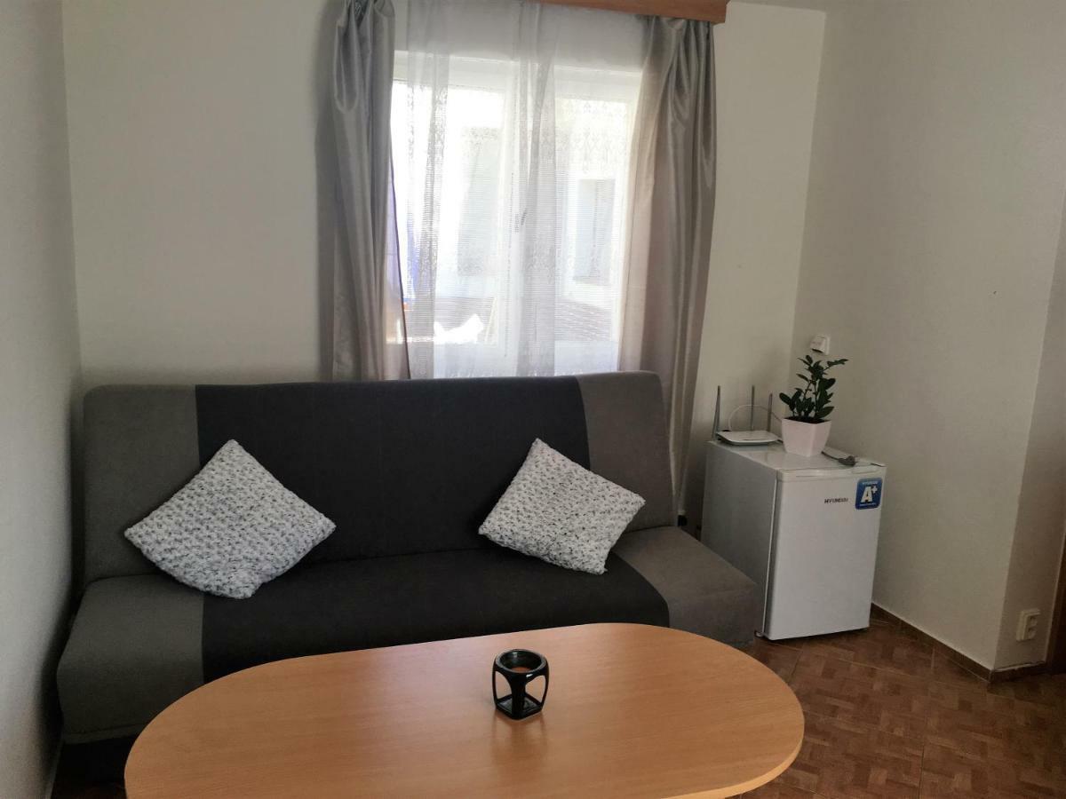 Dvacitka Appartement Ceske Budejovice Buitenkant foto
